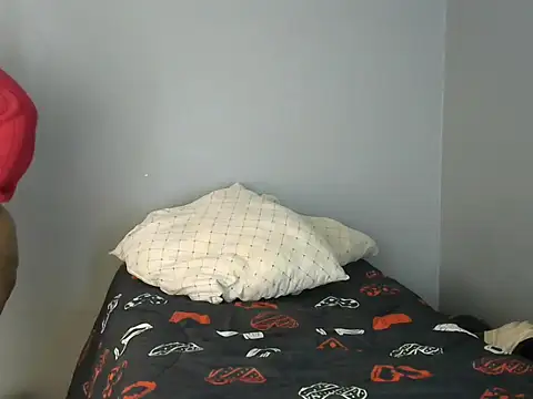 Taraj_thee_thick live cam on StripChat