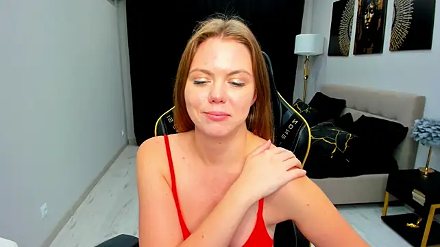 Strawberrye live cam on StripChat