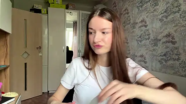 MargoMarcell live cam on StripChat