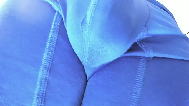 latinhotmuscle live cam on StripChat