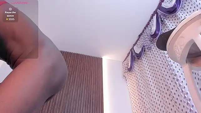 Hanny_Allin live cam on StripChat