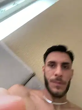 suissegigolo1 live cam on StripChat