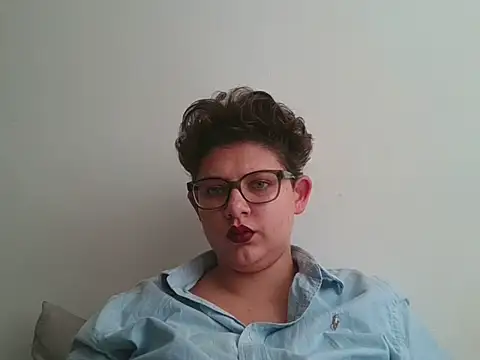 VikaKisss live cam on StripChat