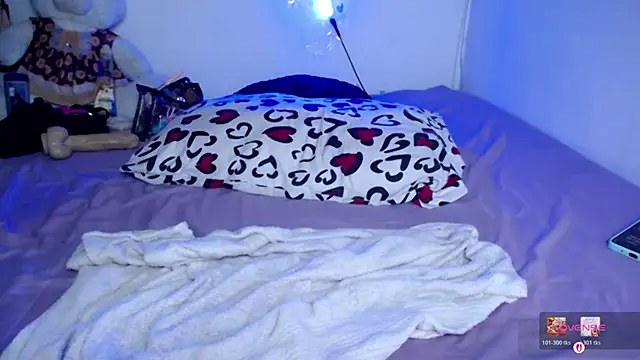 ninatiny live cam on StripChat