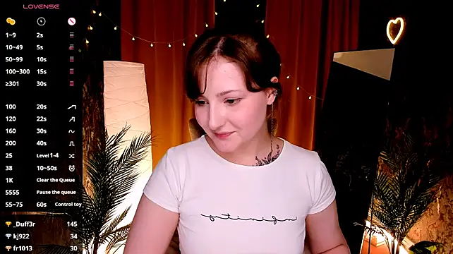 velvet_cherry_ live cam on StripChat