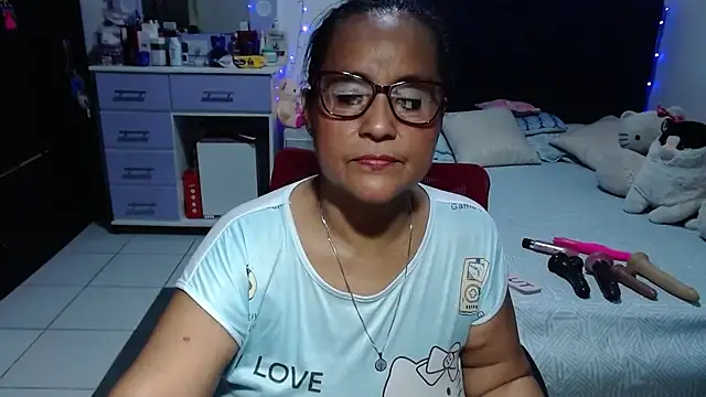 pervert_mommy_ live cam on StripChat
