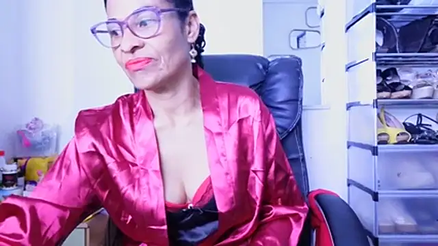 Aries_Mature live cam on StripChat