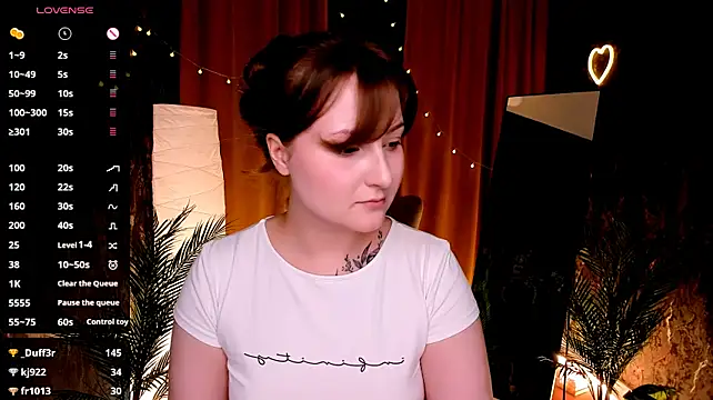 velvet_cherry_ live cam on StripChat