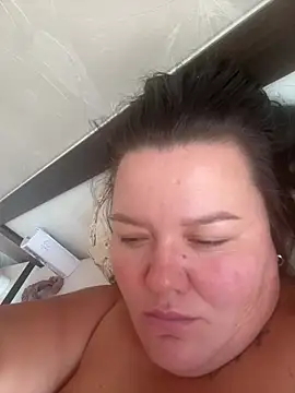 SunnyLeila2101 live cam on StripChat