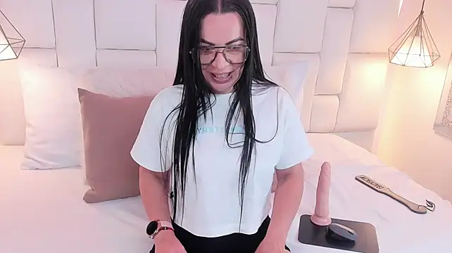 DannaPerea live cam on StripChat