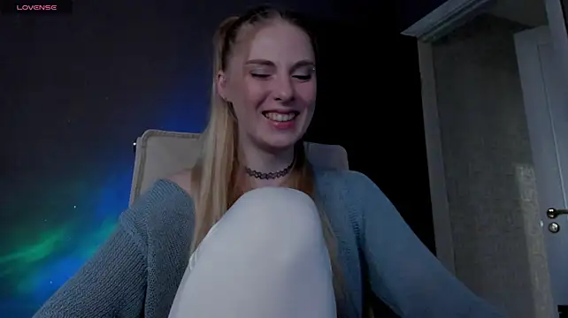 Aqualen live cam on StripChat