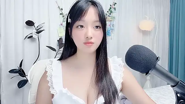 Winnie666999 live cam on StripChat