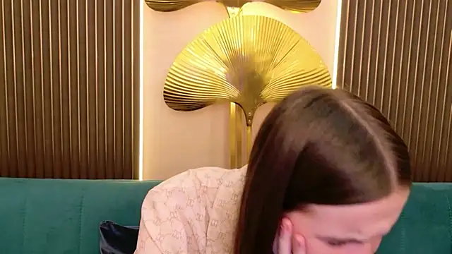 Thalia_Croft live cam on StripChat