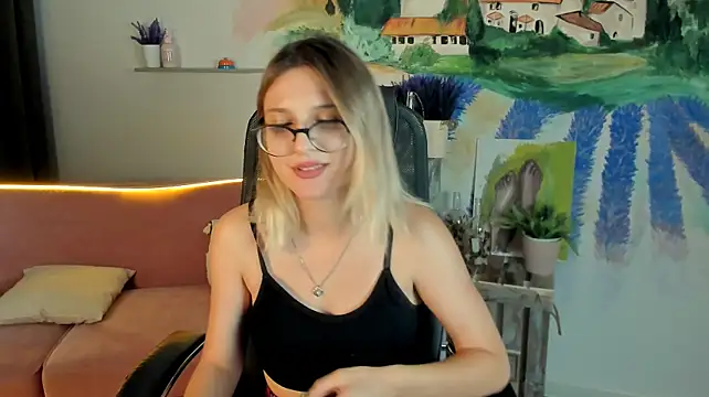 LeslieBloom live cam on StripChat