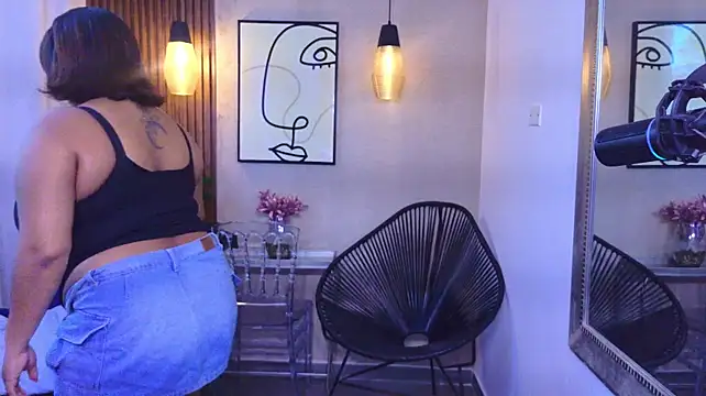 Kenya--Buhle live cam on StripChat