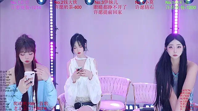Luckybaby-001 live cam on StripChat