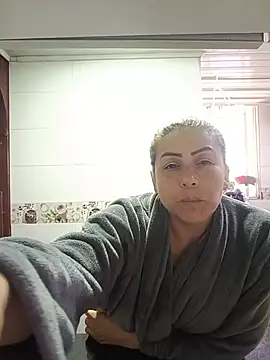 maynor_1998 live cam on StripChat
