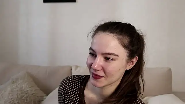 Petalwren live cam on StripChat