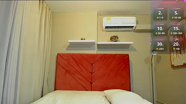 Yintaish live cam on StripChat