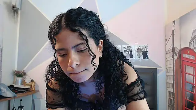 Adut_Akech live cam on StripChat
