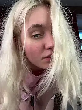 LovelyMiu live sex cam
