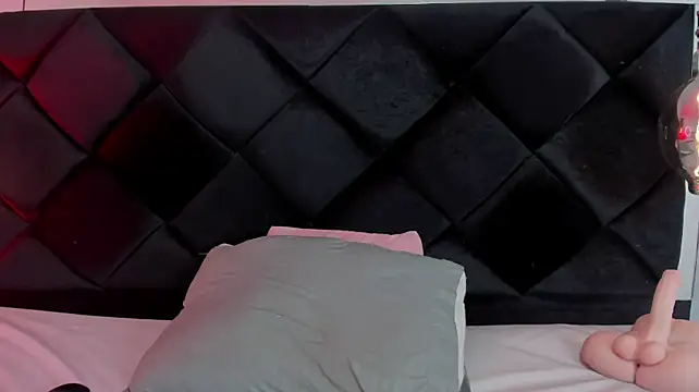 AngelaaCute_ live cam on StripChat