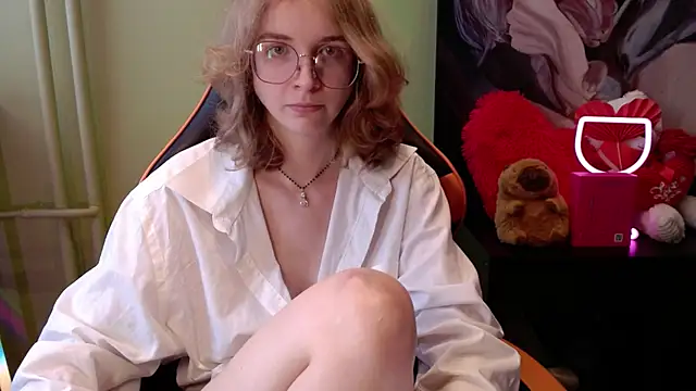 juicyPenny live cam on StripChat
