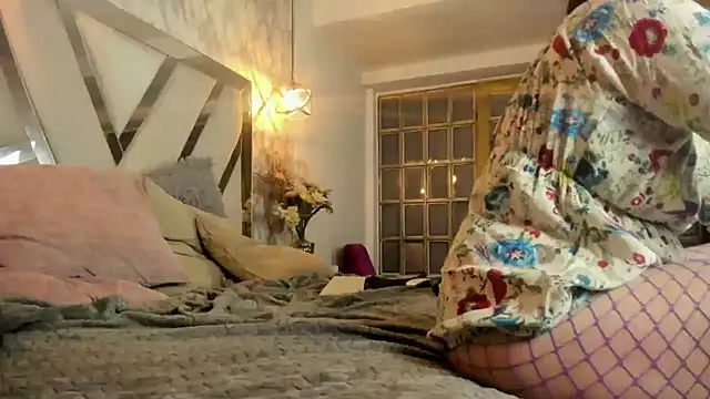 Mysterius_Woman live cam on StripChat