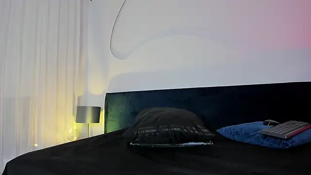 Alessa_novva live cam on StripChat