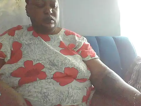 fat_ebonyqueen live cam on StripChat