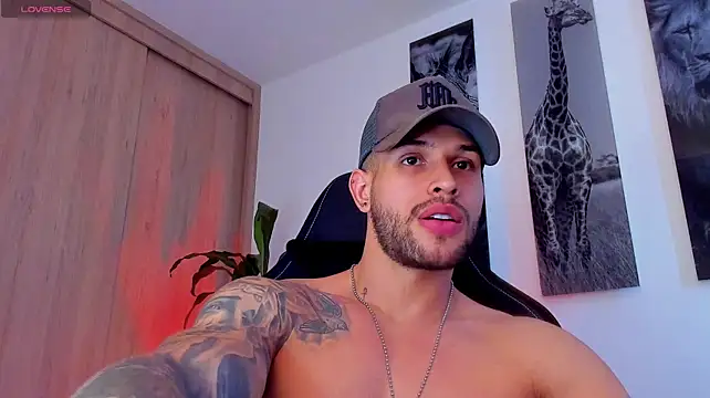 Santos_ramirez1 live cam on StripChat