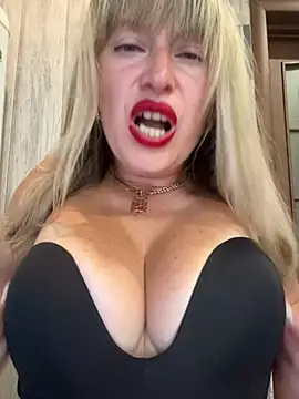 Kittenforyou live cam on StripChat