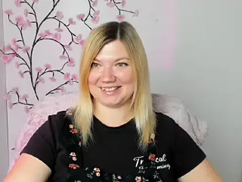 Lola_moree live cam on StripChat
