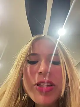 Sia_Foxx01 live cam on StripChat