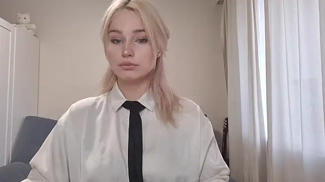 BloomMoon live cam on StripChat