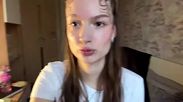 MargoMarcell live cam on StripChat