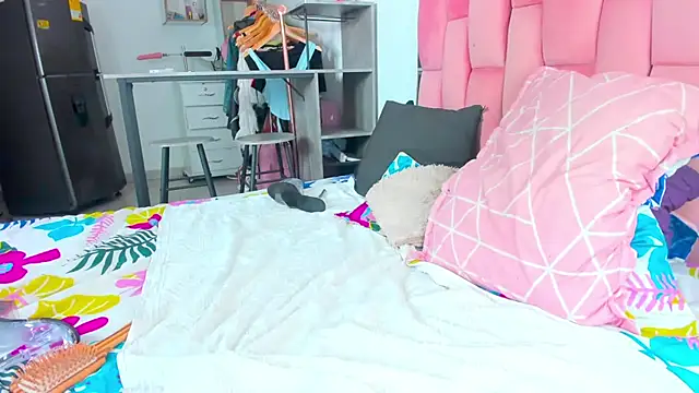 the_queen_aleja live cam on StripChat