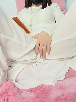 Nana-19 live cam on StripChat