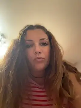 DaisyVibesss live cam on StripChat