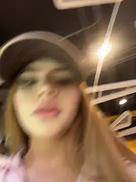 ChloeCollins__ live sex cam