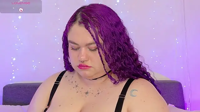 lunitaa0 live cam on StripChat