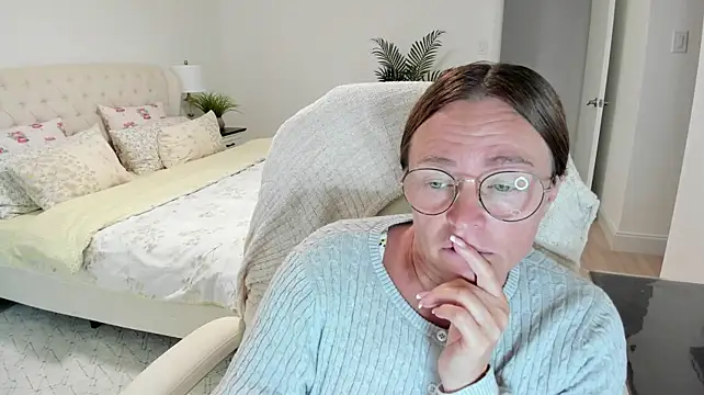 Vika73 live sex cam