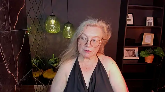 NataliMellow live cam on StripChat