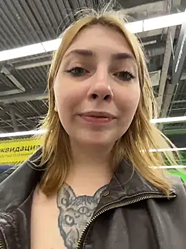 Sunny___Bunny live cam on StripChat