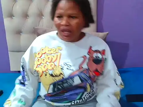 BubblyCheese live cam on StripChat