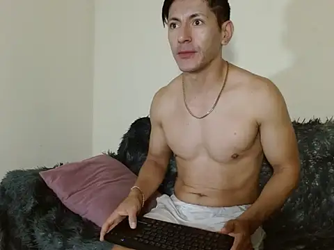 maxstrongboy live cam on StripChat