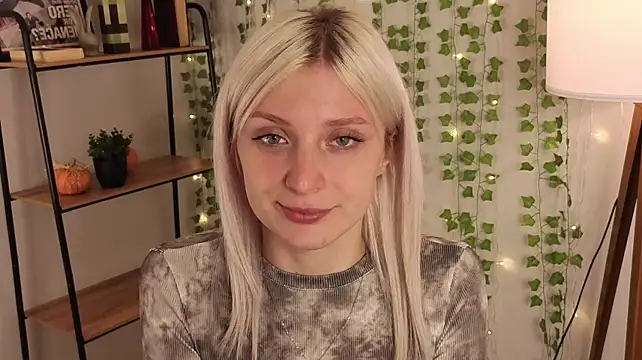 HarleeMcIntosh live cam on StripChat