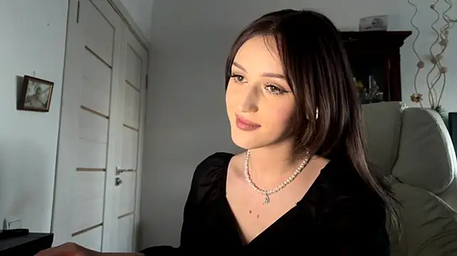 ShannanWohlers live cam on StripChat
