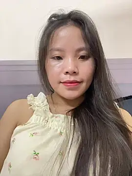 Bella_7777 live cam on StripChat