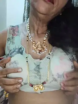 Sanvi_kannada live cam on StripChat